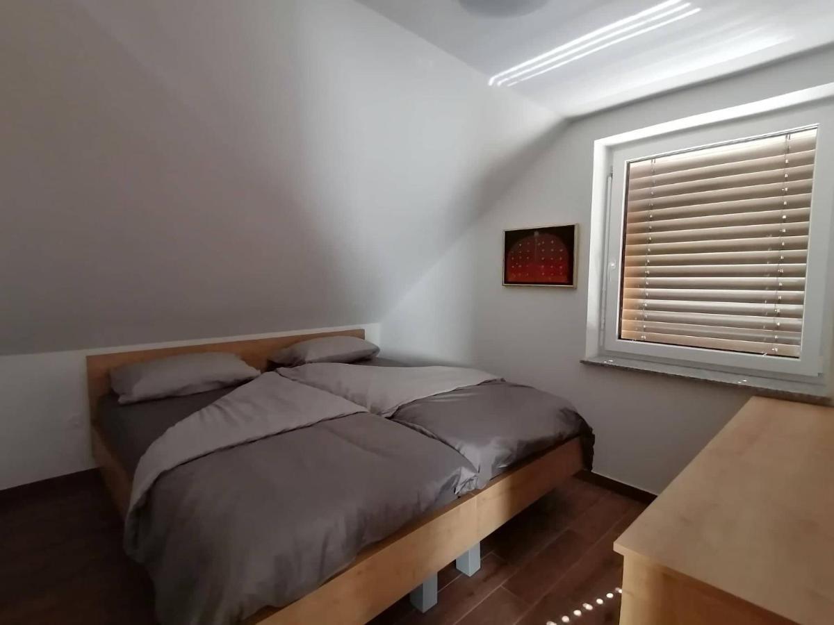 Blatnikov Hram Hotel Dvor Luaran gambar