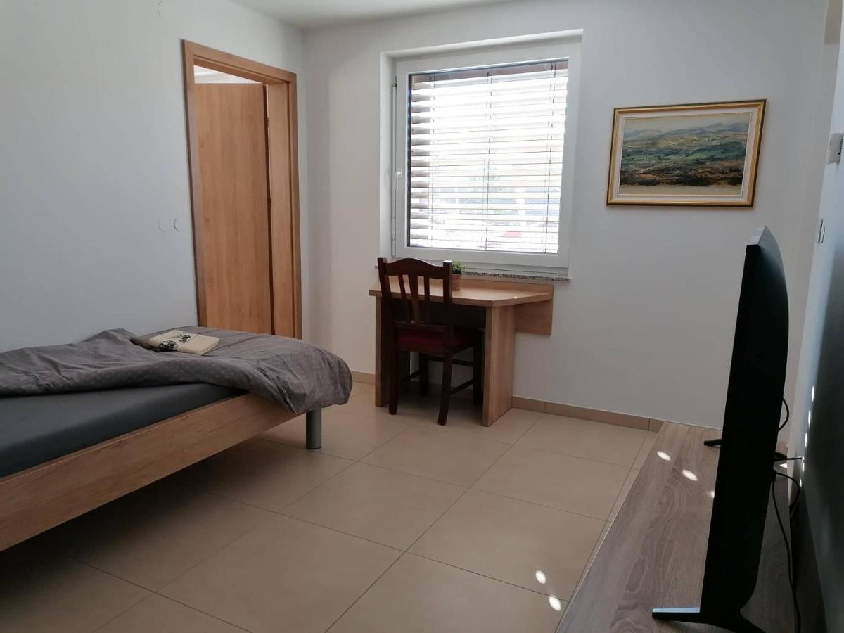 Blatnikov Hram Hotel Dvor Luaran gambar